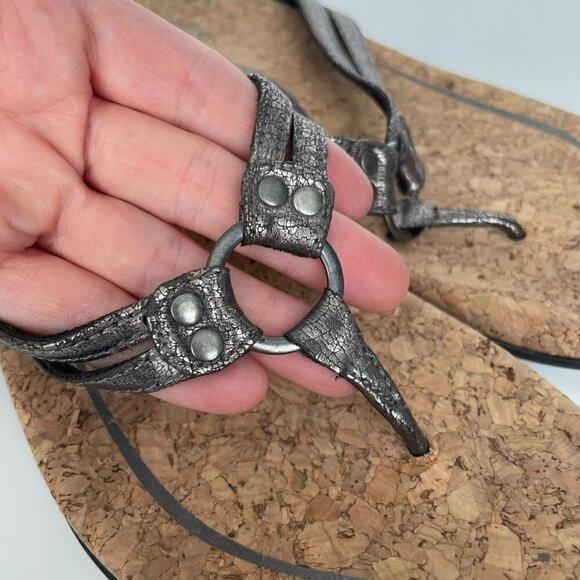 Aetrex Taylor Metallic Leather Cork Footbed Casual Thong Sandals Pewter Gray 6 - Picture 6 of 8